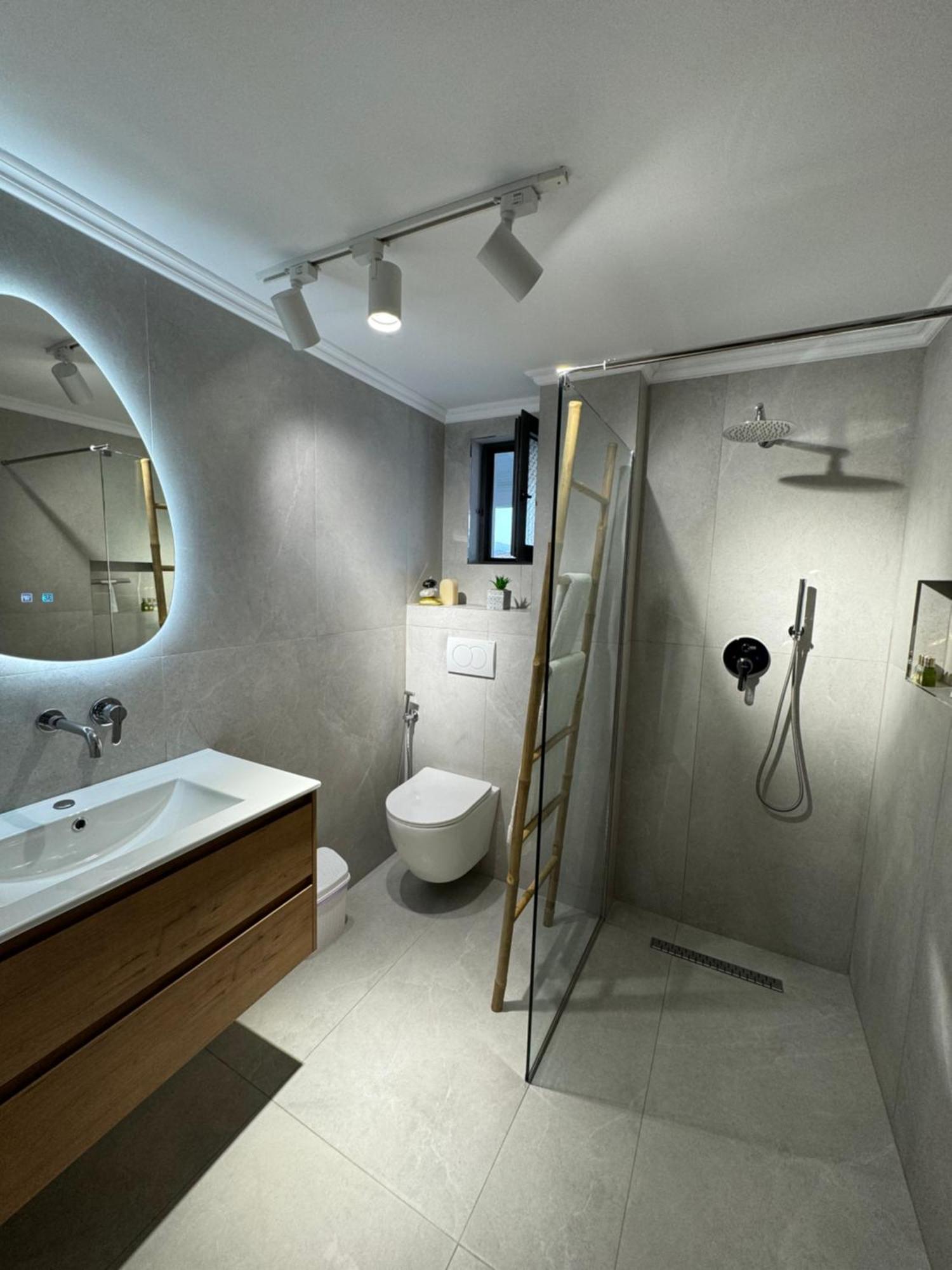 White Hotel Ksamil